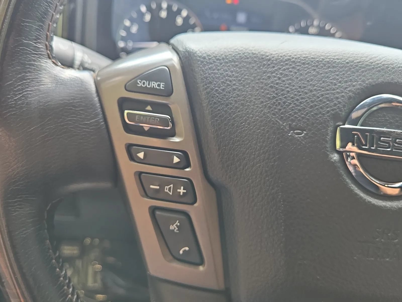 Used 2021 Nissan Titan Platinum Reserve w/ Off Road Protection Package AWD/4WD image 20
