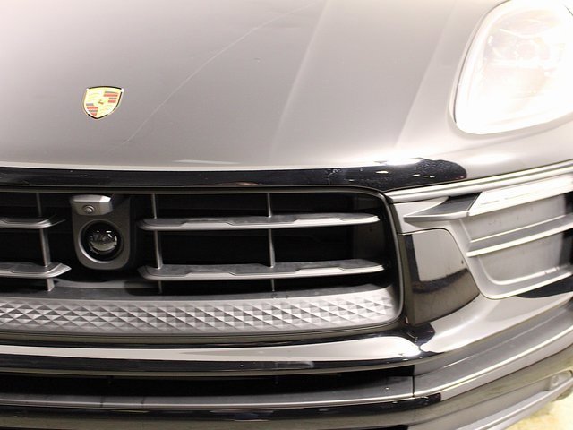 New 2025 Porsche Macan image 11
