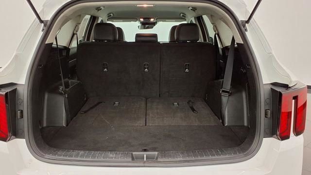 Used 2024 Kia Sorento S image 15