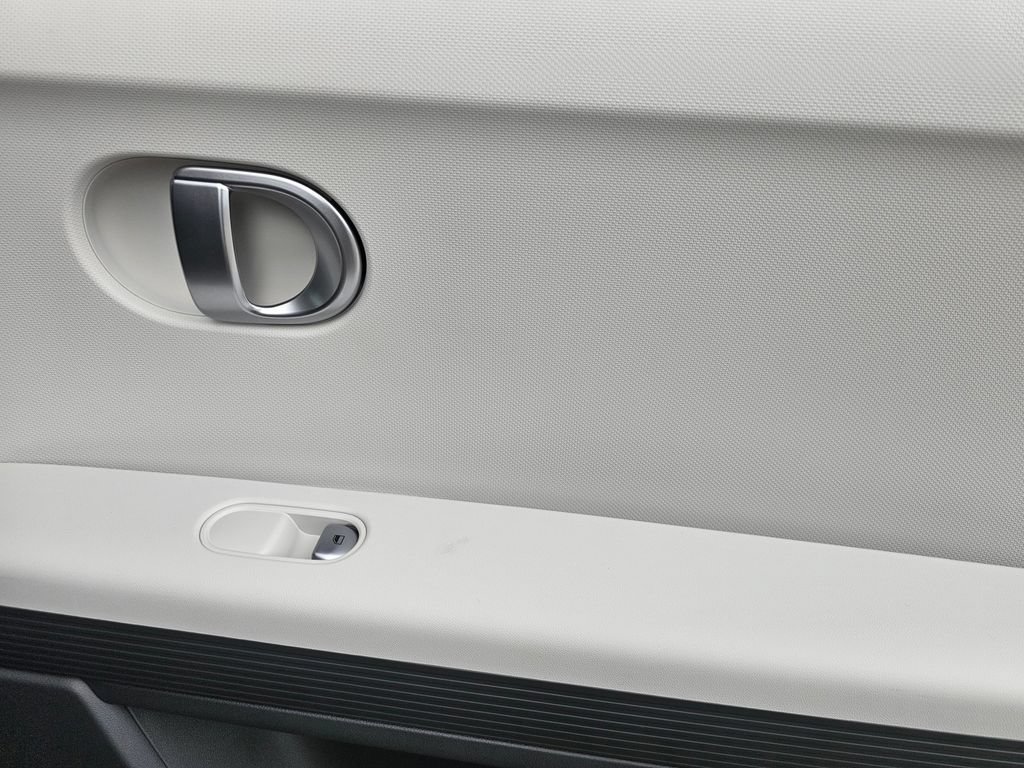 Certified 2024 Hyundai Ioniq 5 SE RWD image 14
