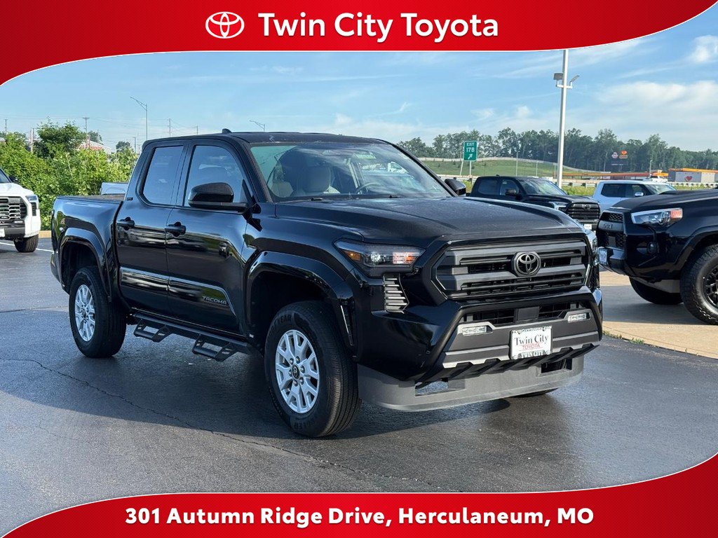 Certified 2025 Toyota Tacoma SR5 AWD/4WD image 1