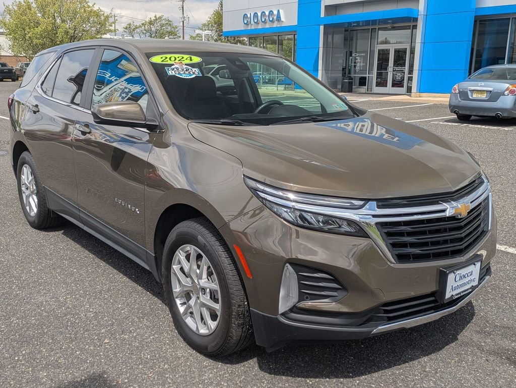 Used 2024 Chevrolet Equinox LT image 3