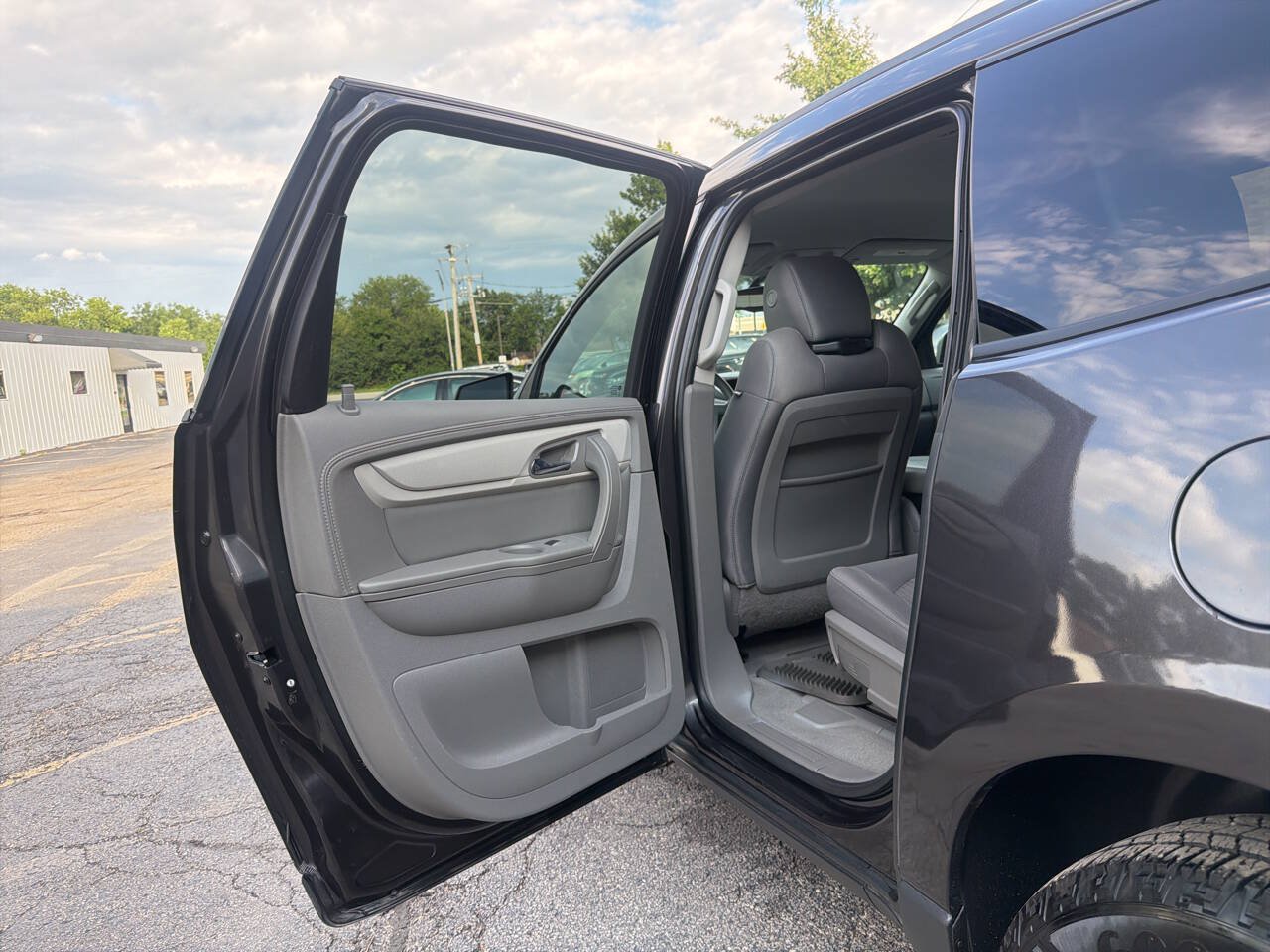 Used 2016 Chevrolet Traverse LS FWD image 24