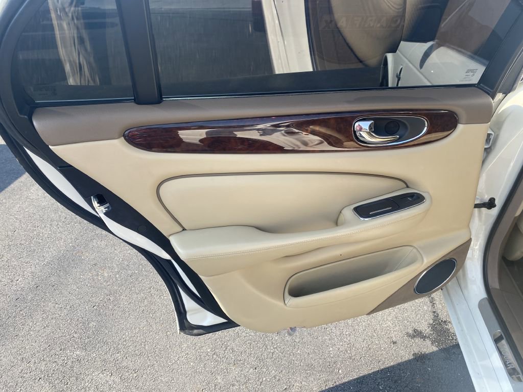 Used 2008 Jaguar XJ8 L image 20