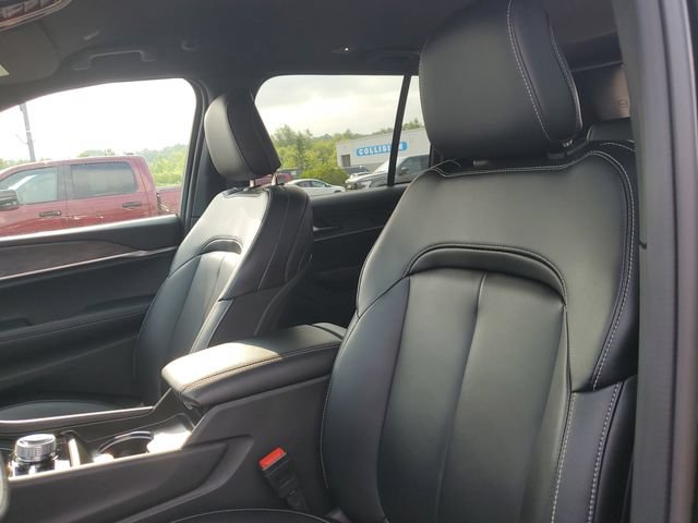 Certified 2024 Jeep Grand Cherokee Limited AWD/4WD image 14