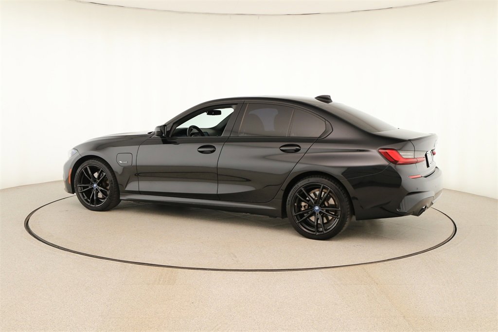 Used 2022 BMW 330e w/ M Sport Package image 3