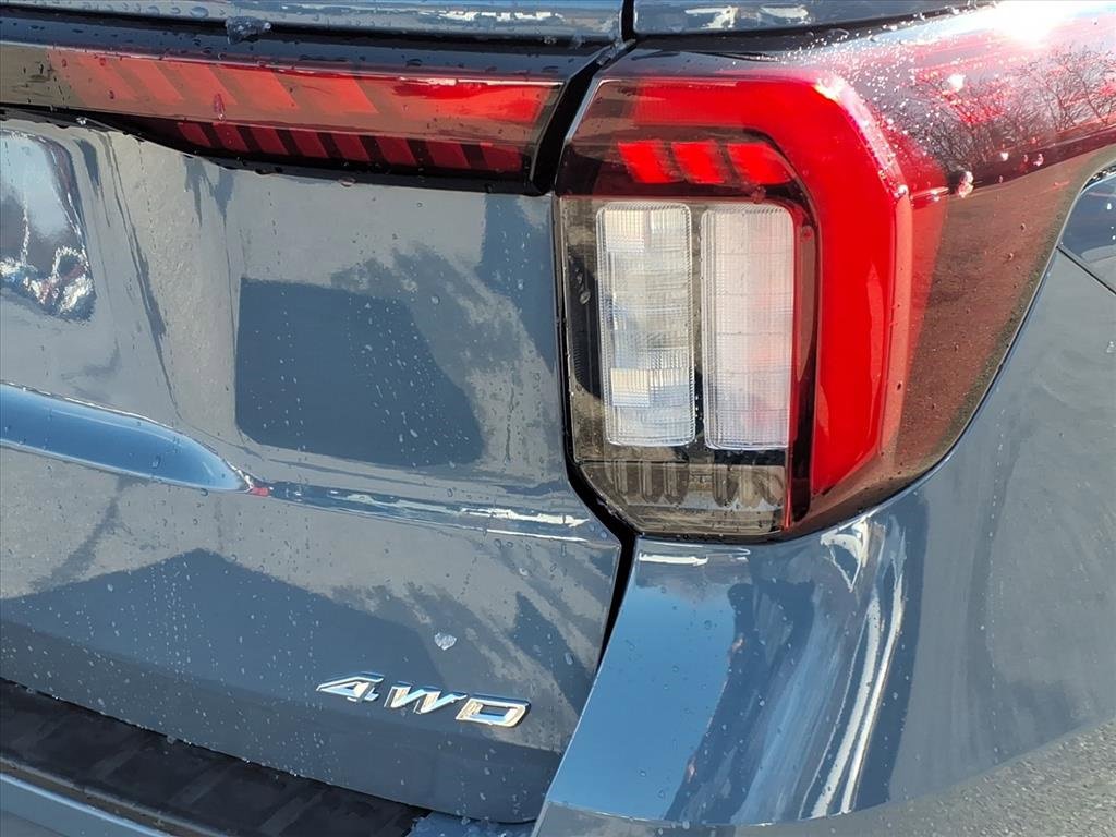 Used 2025 Ford Explorer ST-Line image 9