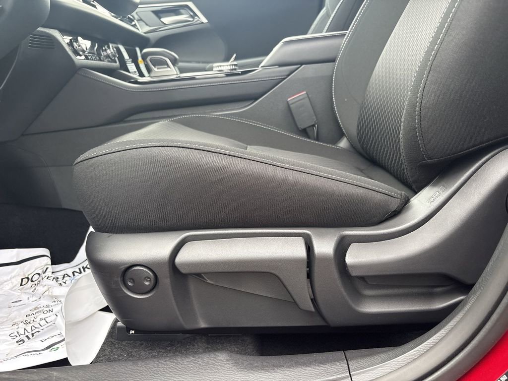 New 2026 Mitsubishi Outlander ES image 14