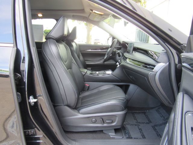 Used 2023 INFINITI QX60 Pure image 19