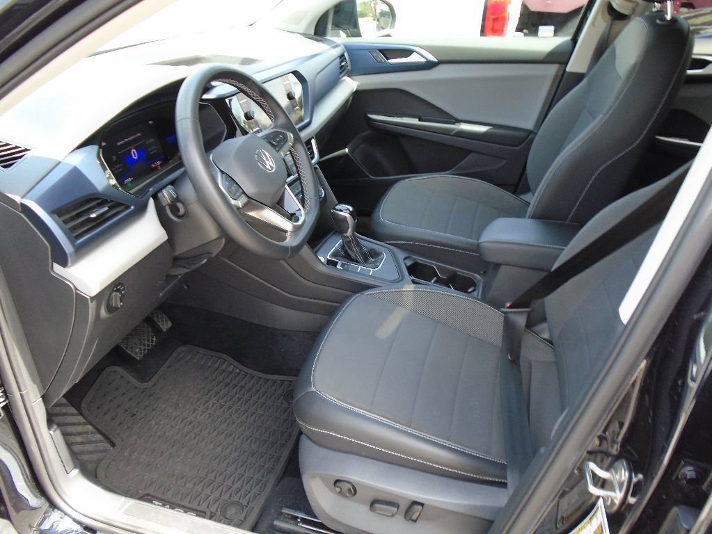 Used 2022 Volkswagen Taos SE FWD image 10