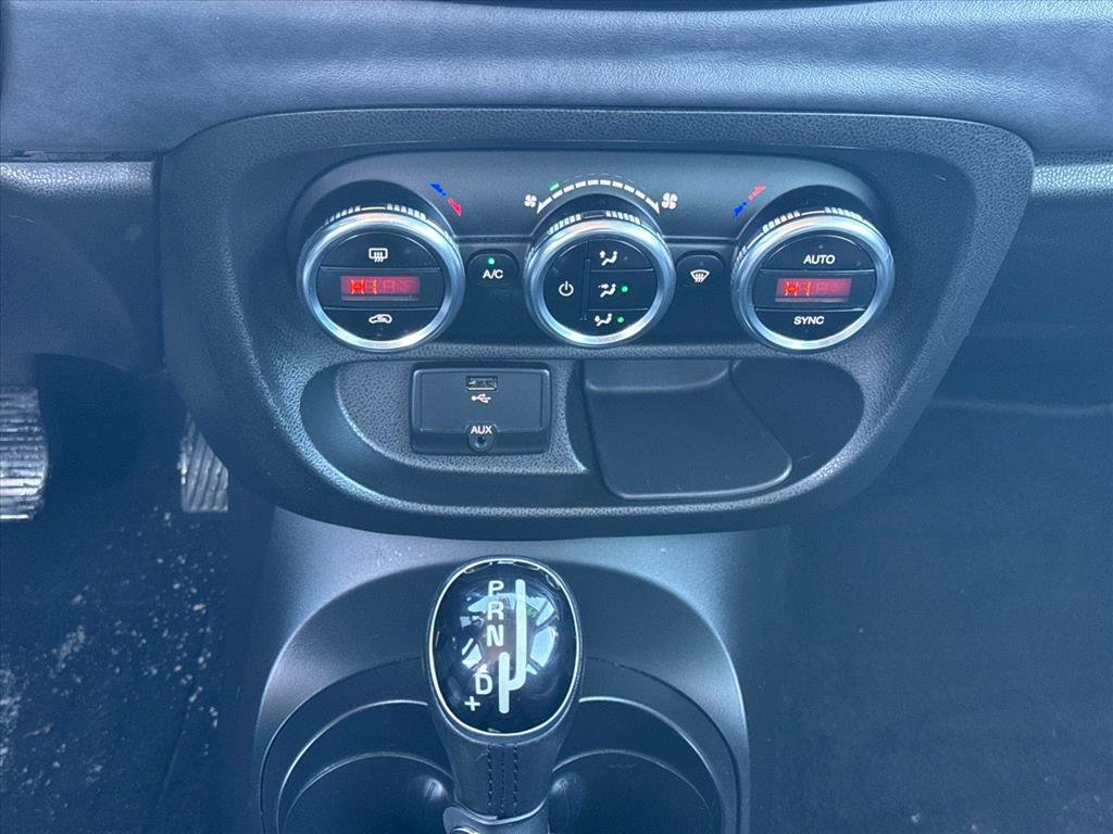 Used 2015 FIAT 500L Lounge image 12