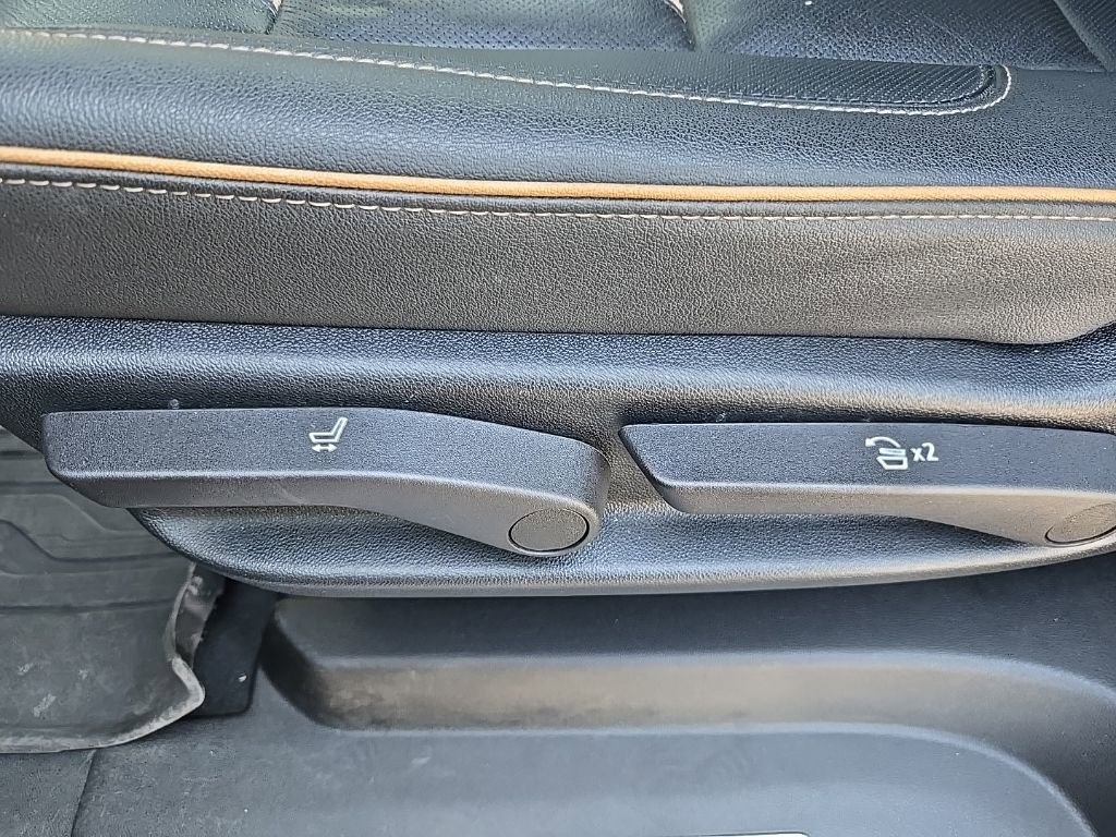 Used 2023 GMC Yukon XL AT4 w/ AT4 Premium Package image 47