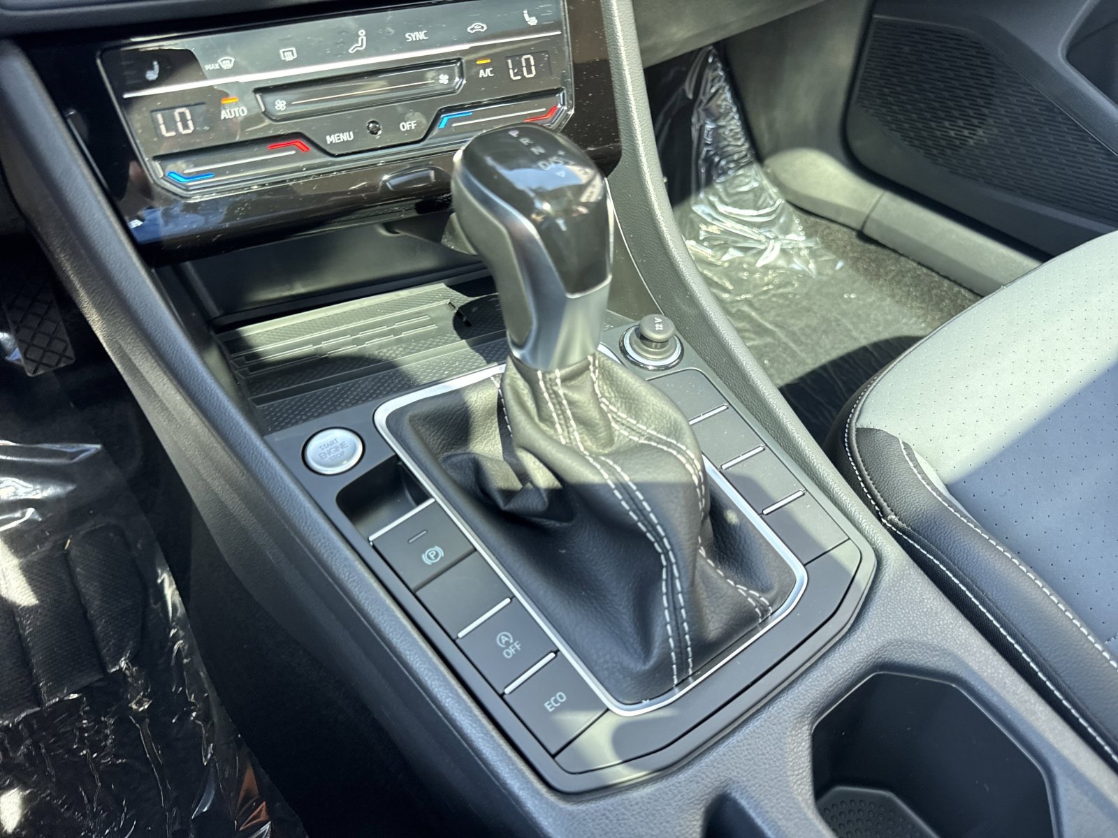 New 2026 Volkswagen Jetta SE FWD image 28