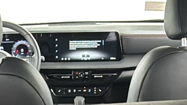 New 2026 Nissan Kicks SR w/ Cold Weather Package image 16