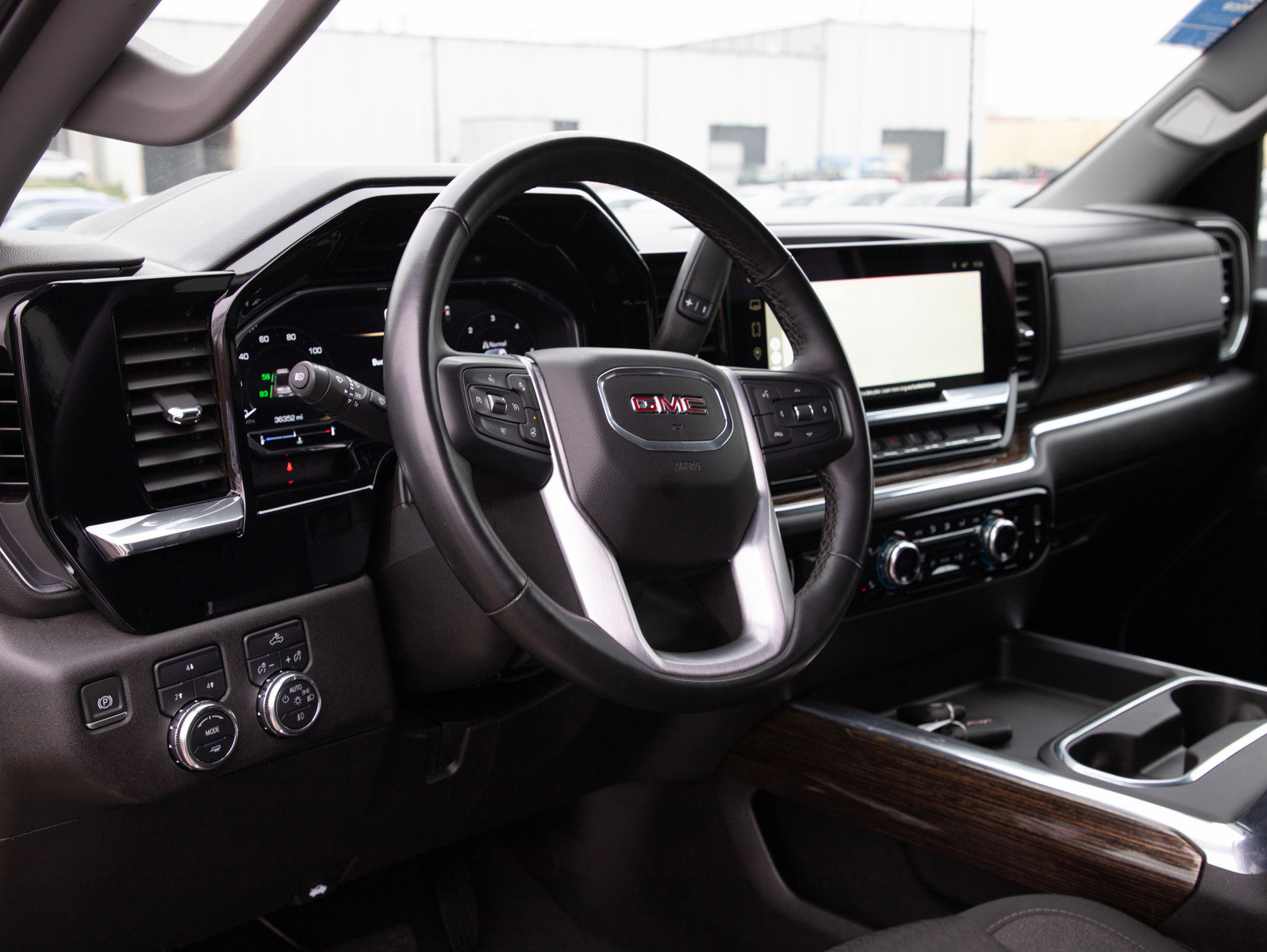 Used 2024 GMC Sierra 3500 SLE w/ SLE Value Package image 19