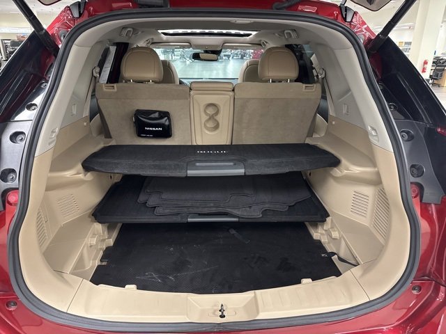 Used 2019 Nissan Rogue SL w/ Premium Package image 16