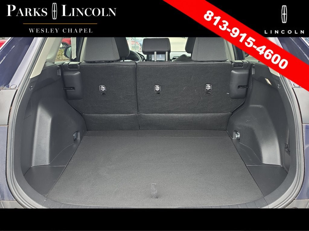 Used 2022 Toyota RAV4 XLE FWD image 8