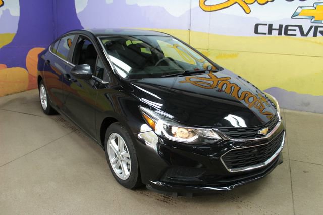 Used 2017 Chevrolet Cruze LT FWD image 4