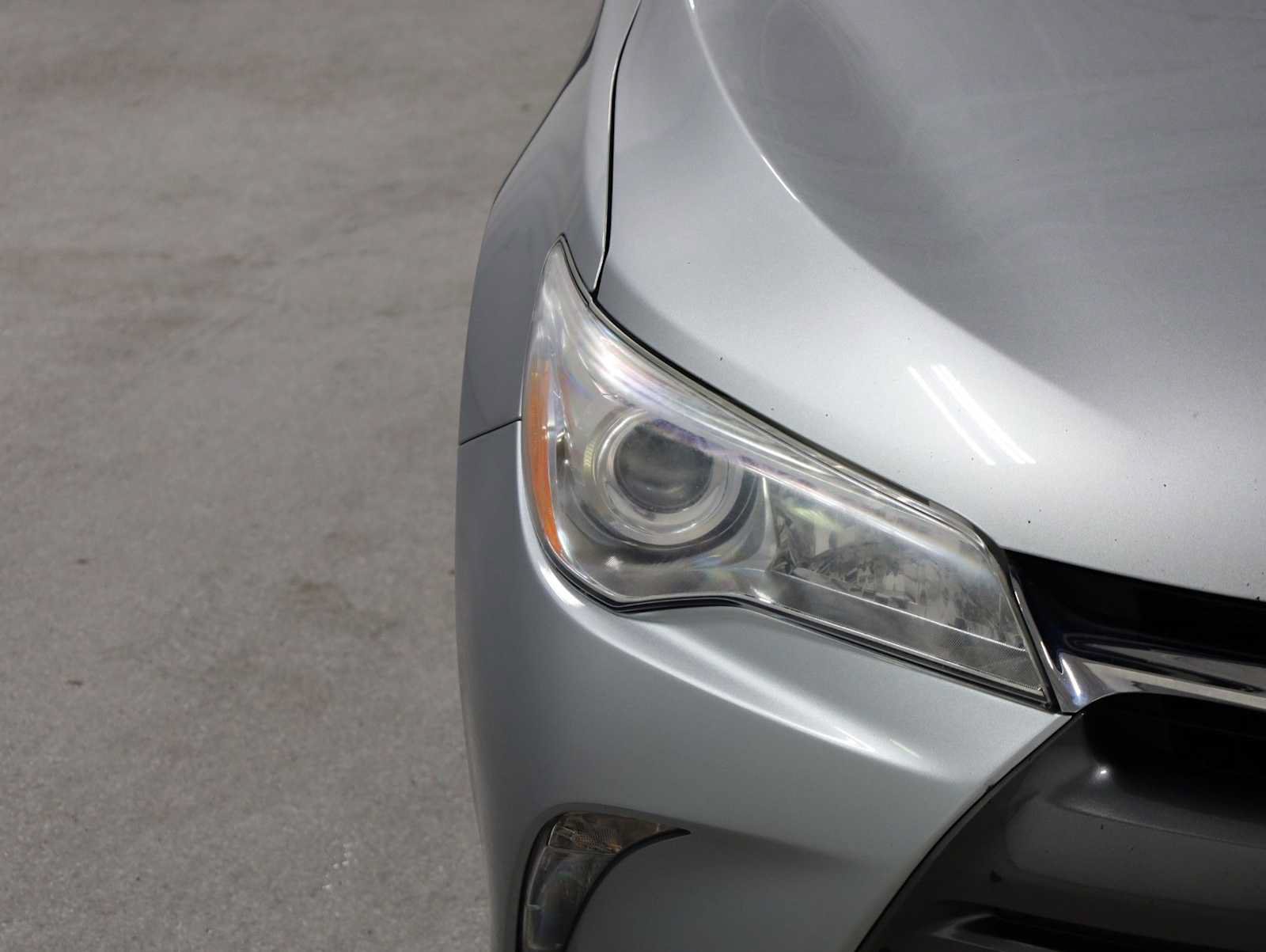 Used 2017 Toyota Camry XLE w/ Moonroof Package FWD image 15