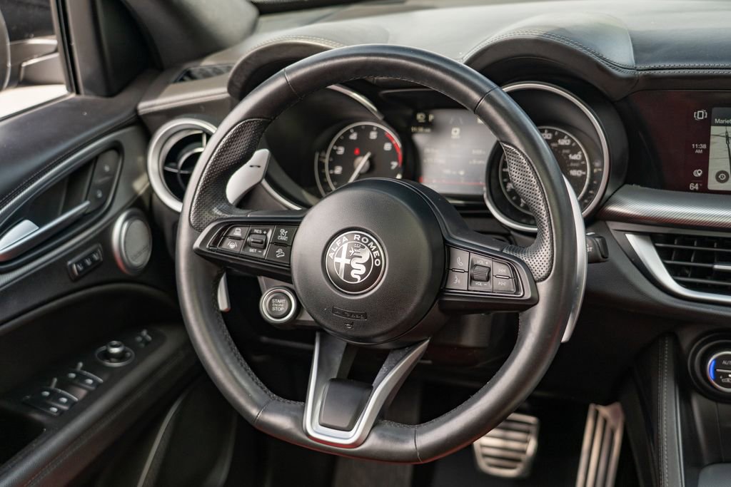 Used 2023 Alfa Romeo Stelvio Veloce AWD/4WD image 24