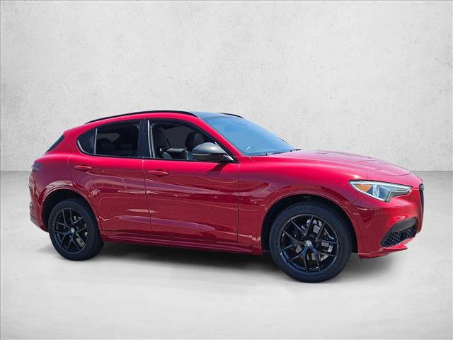 Used 2021 Alfa Romeo Stelvio Ti Sport AWD/4WD image 2