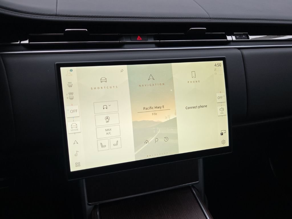 New 2026 Land Rover Range Rover SE image 25