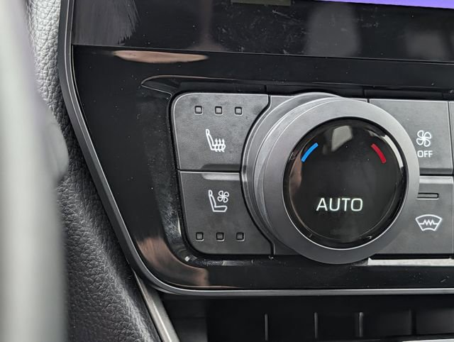 Used 2024 Toyota Grand Highlander AWD image 19