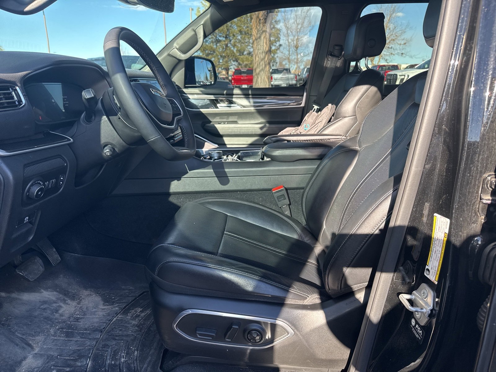 Used 2022 Jeep Wagoneer Series I image 5