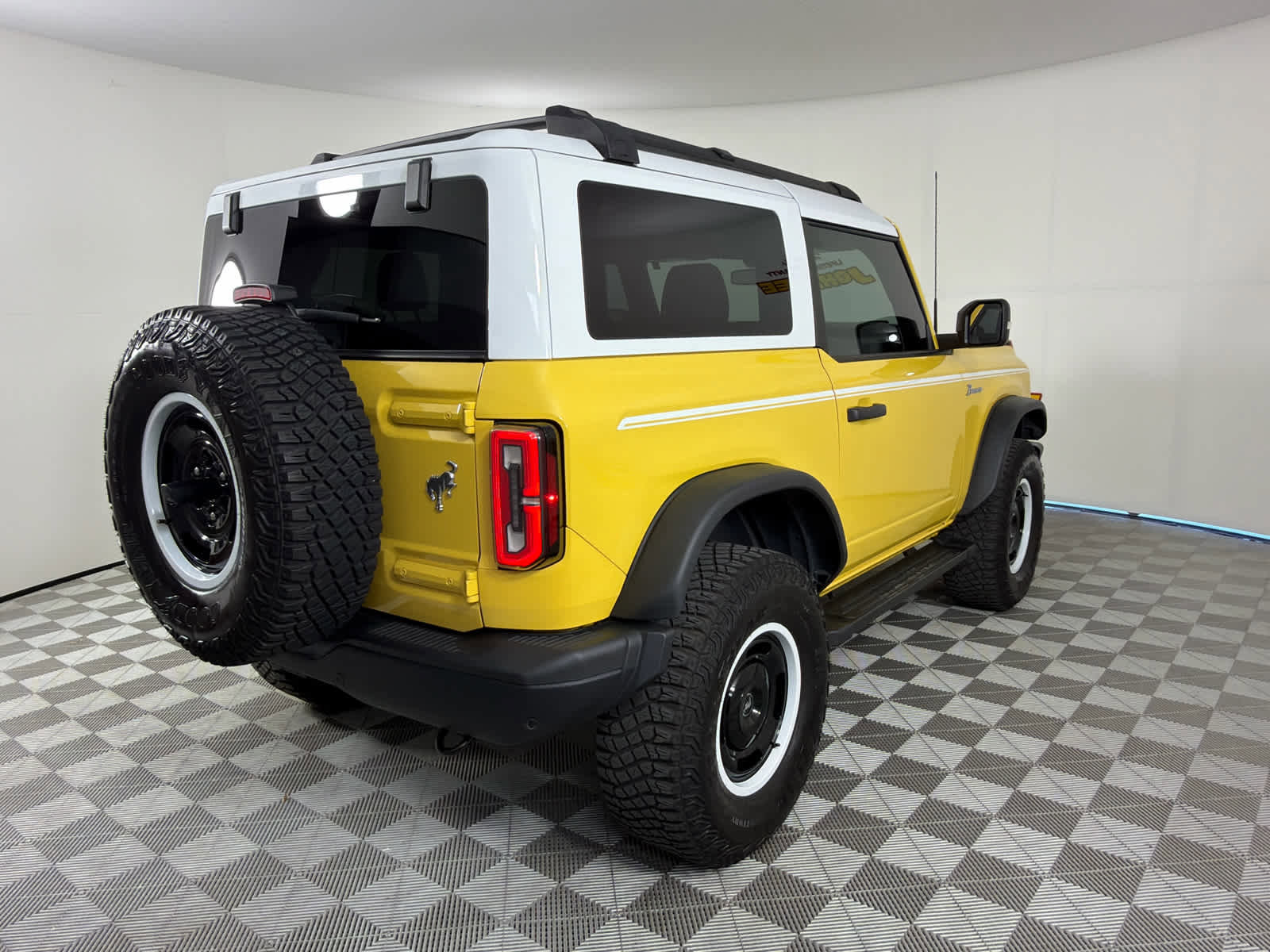 Used 2024 Ford Bronco Heritage Edition AWD/4WD image 6
