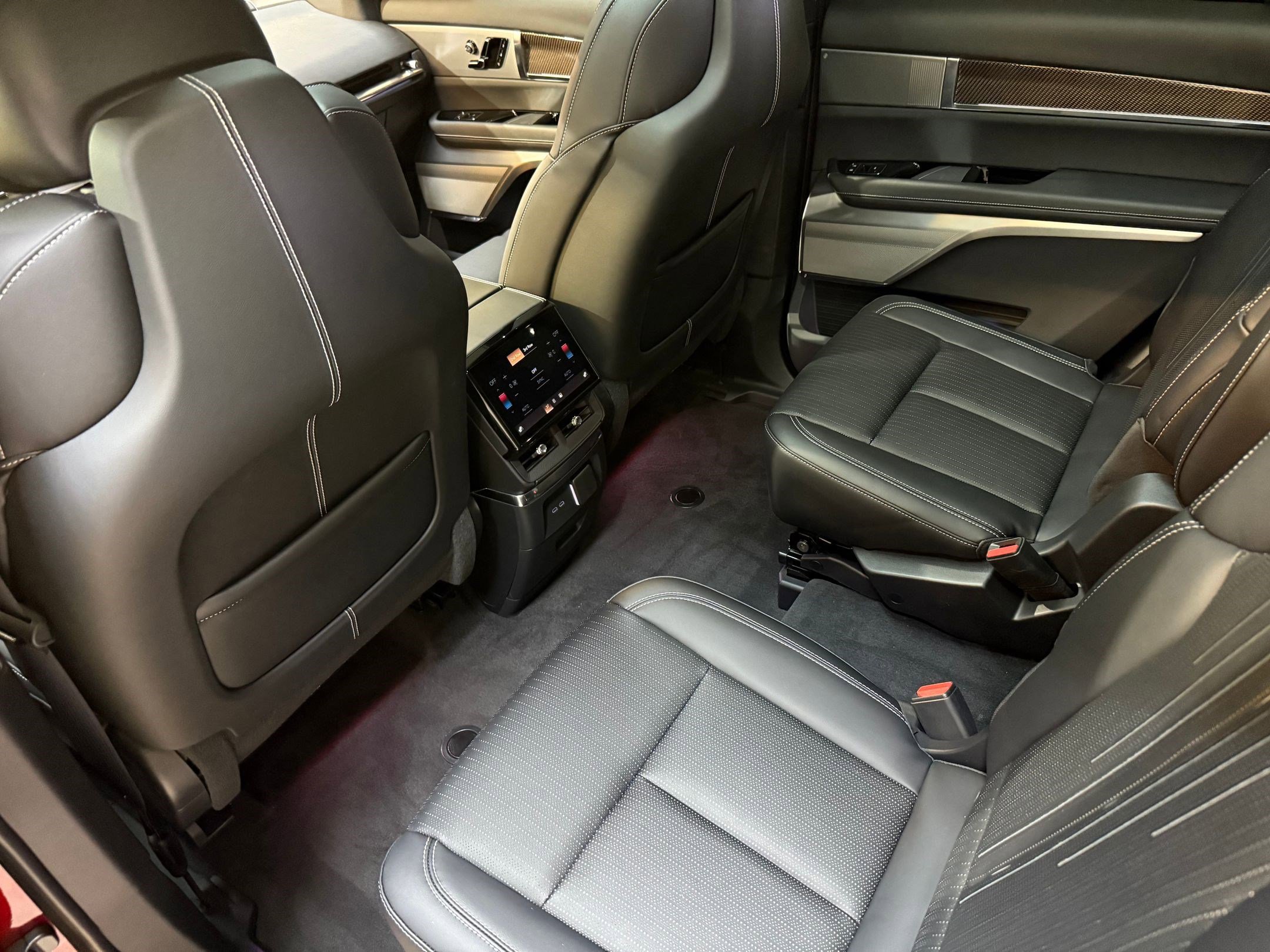 New 2026 Cadillac Vistiq Luxury w/ LPO, Floor Liner Package image 43