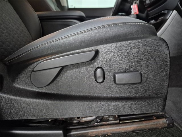 Used 2016 Chevrolet Colorado Z71 image 45