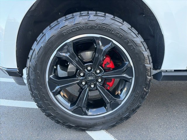 Used 2023 Ford Expedition Limited image 12