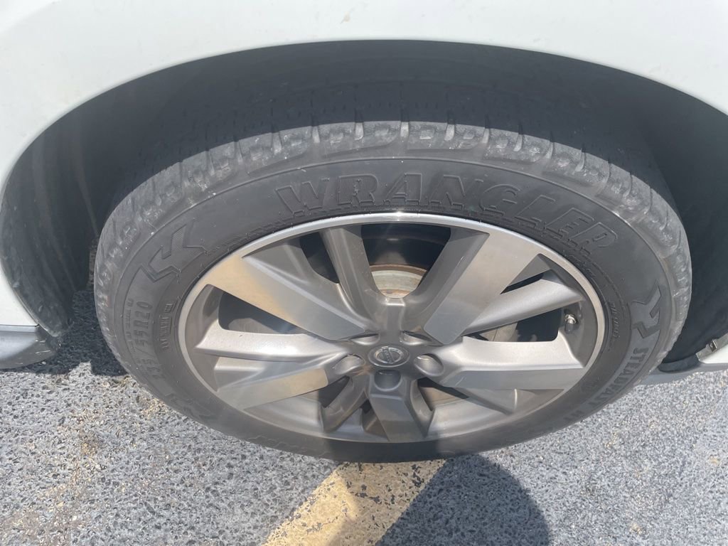 Used 2014 Nissan Pathfinder Platinum image 4