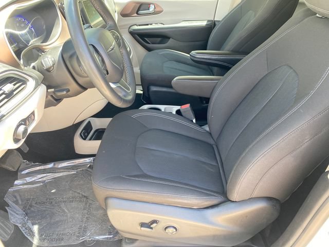 Used 2023 Chrysler Voyager LX FWD image 11