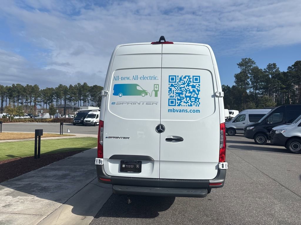 New 2024 Mercedes-Benz eSprinter 170 Cargo image 4