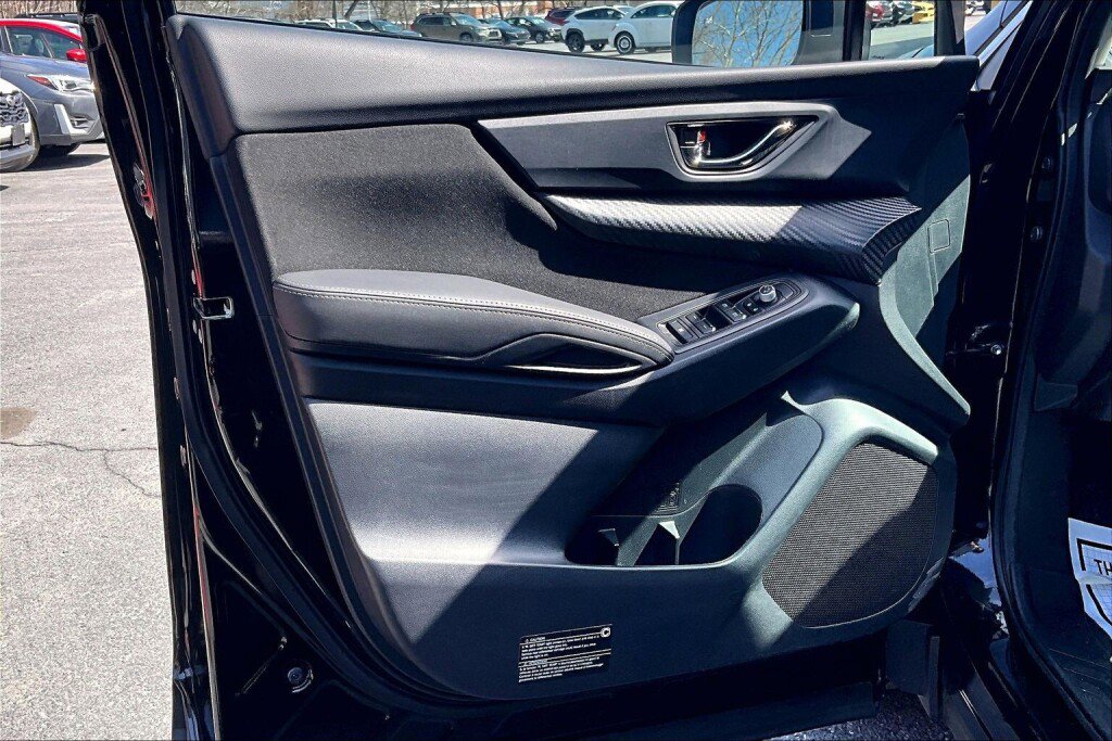 Certified 2023 Subaru Ascent Premium w/ Convenience Package image 12