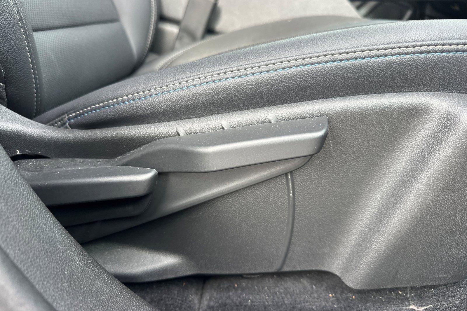 Used 2025 Chevrolet Equinox EV LT w/ Convenience Package FWD image 22