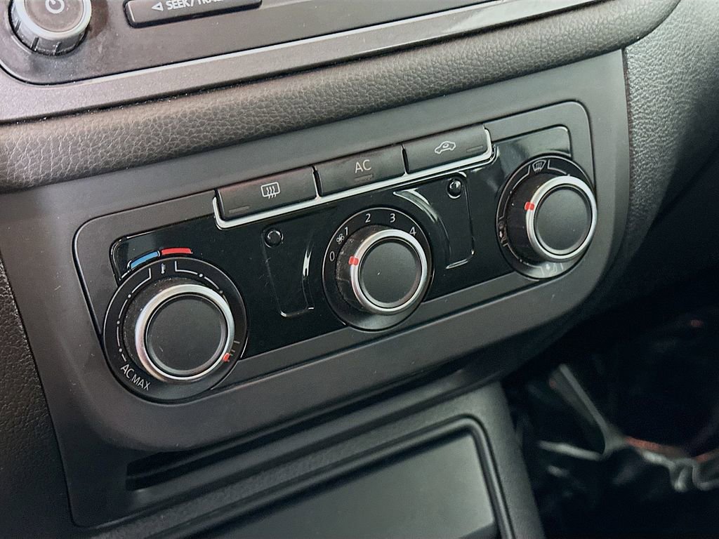 Used 2012 Volkswagen Tiguan S image 19