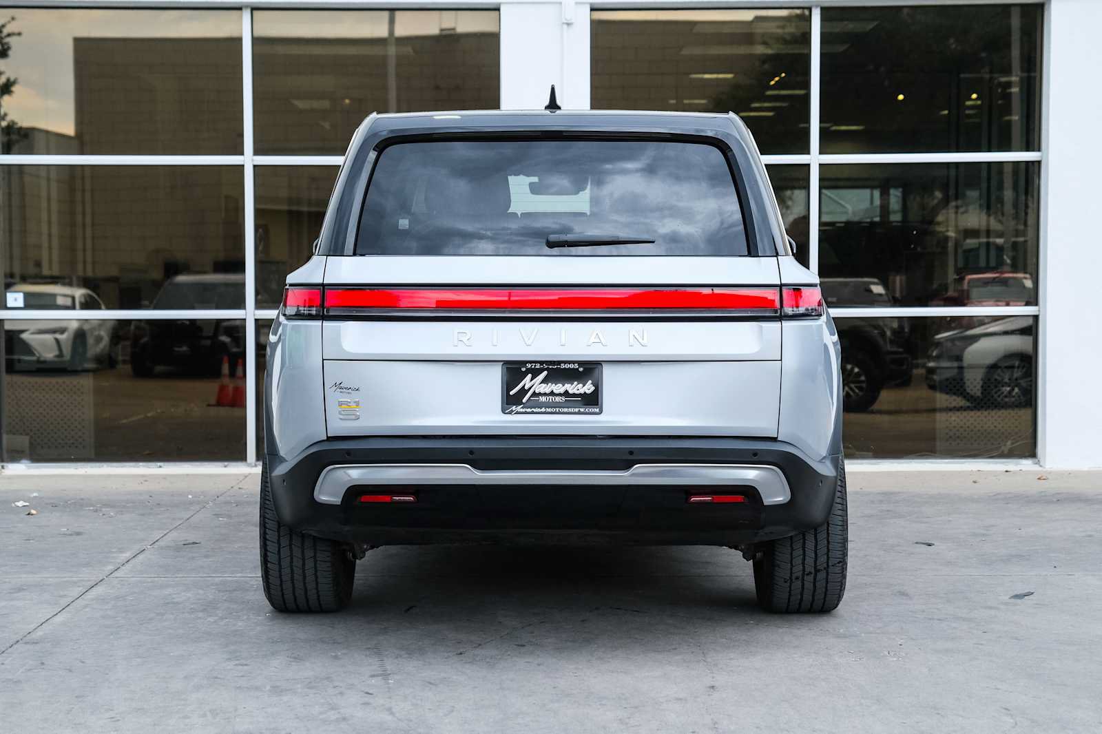 Used 2023 Rivian R1S Adventure Quad AWD/4WD image 11