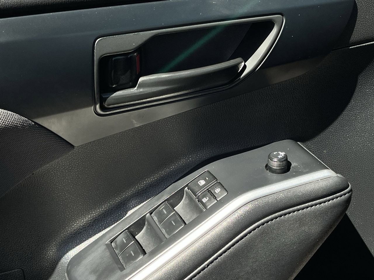 Used 2023 Toyota Highlander LE image 21