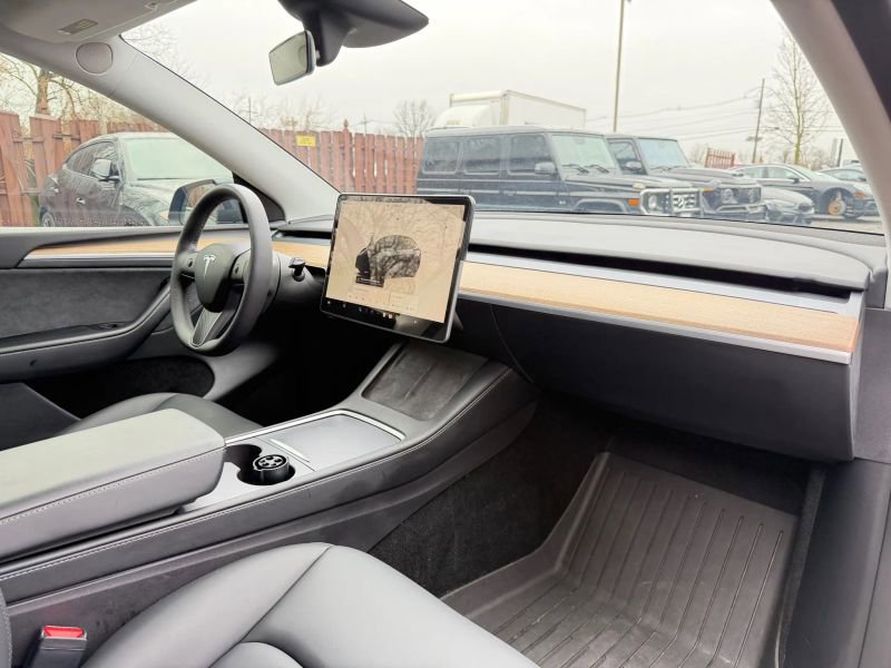 Used 2024 Tesla Model Y Long Range image 28