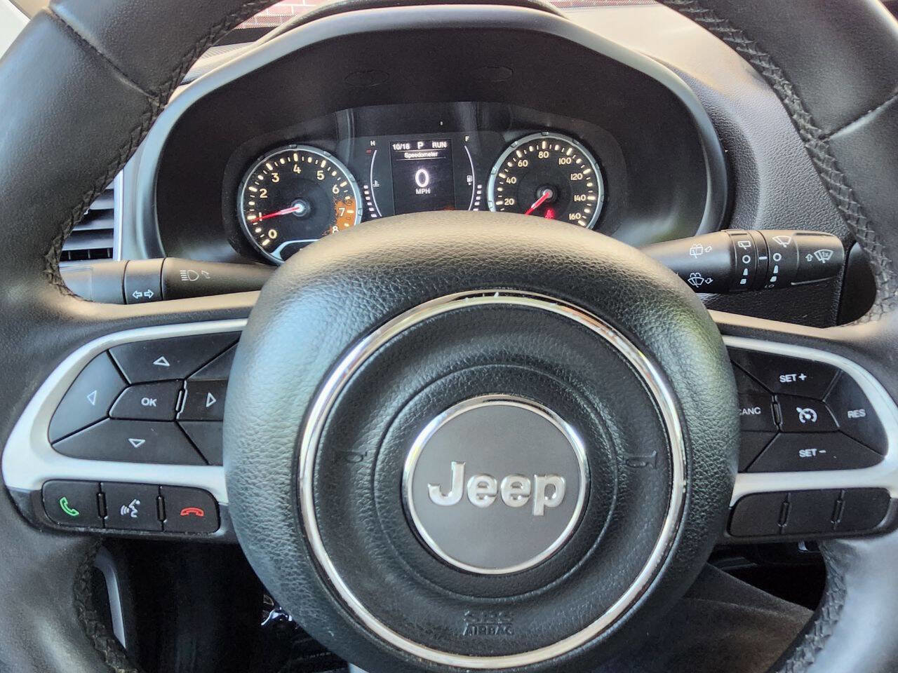 Used 2018 Jeep Renegade Latitude FWD image 12