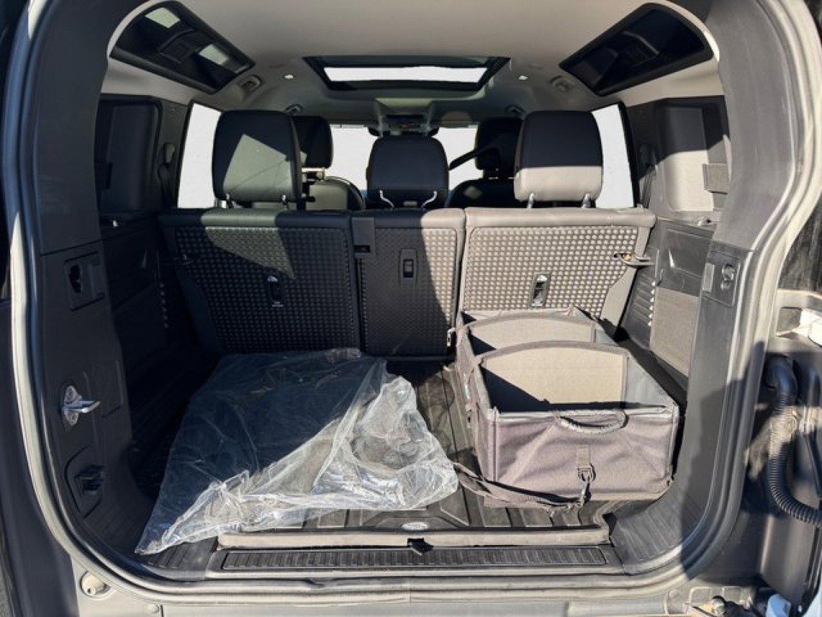 Certified 2023 Land Rover Defender 110 S image 19