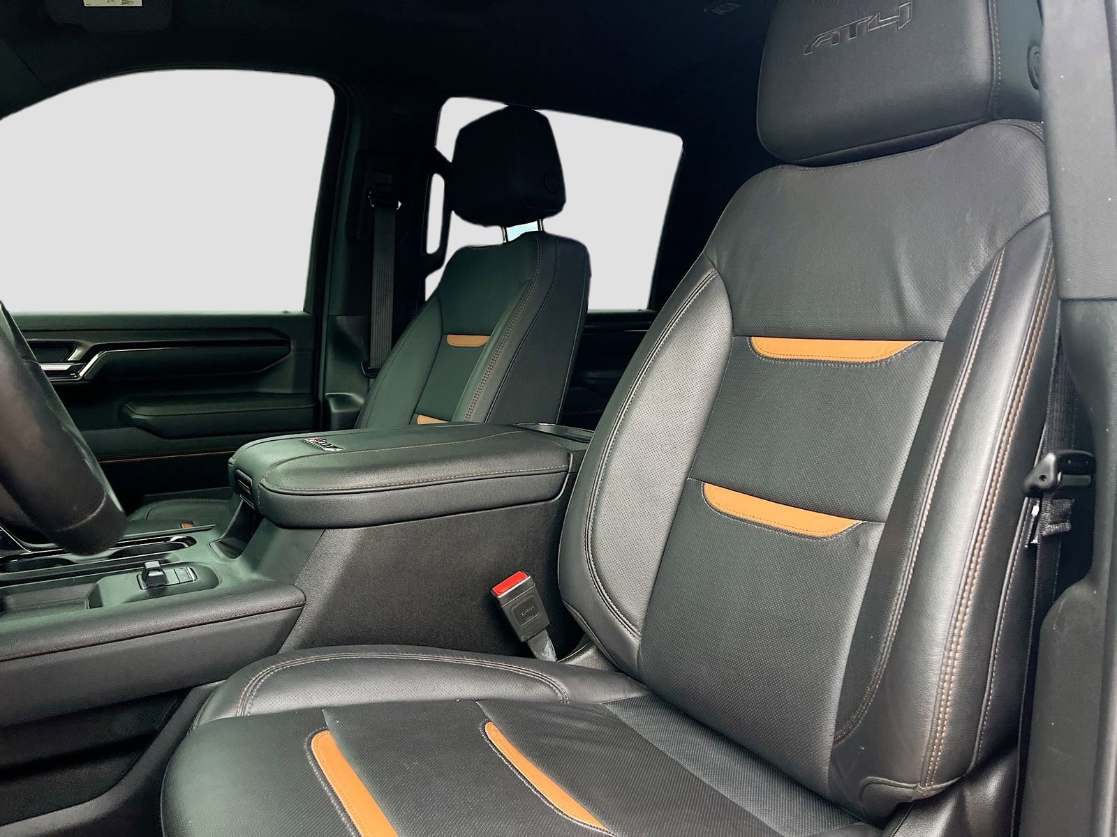 Used 2025 GMC Sierra 2500 AT4 w/ AT4 Premium Plus Package image 22