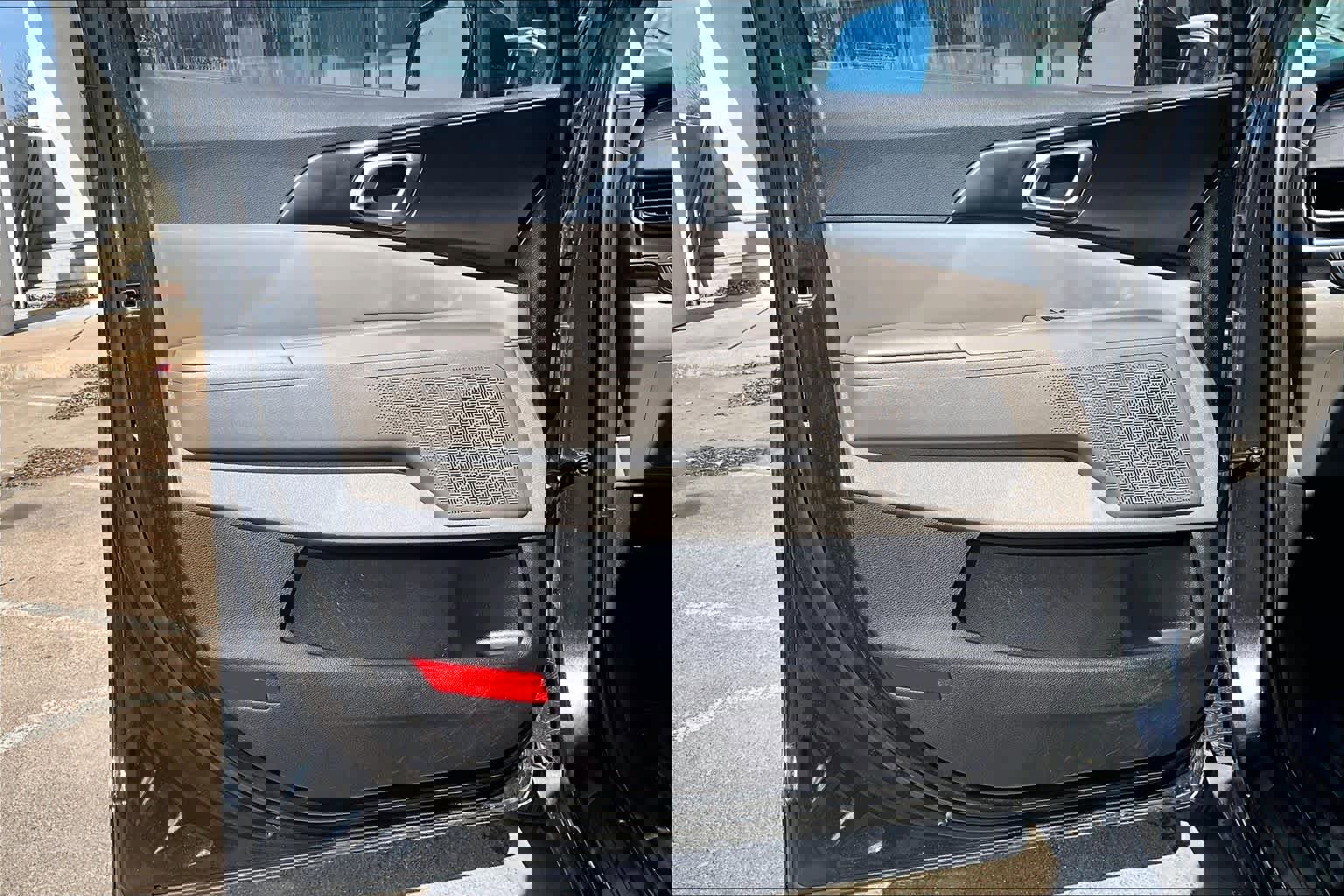 Used 2025 Kia Carnival image 18