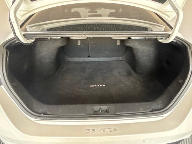 Used 2022 Nissan Sentra SR w/ SR Premium Package FWD image 27