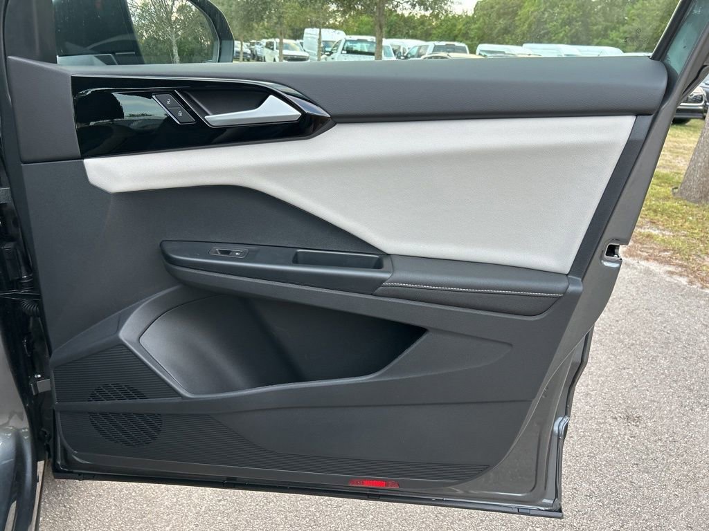 New 2026 Volkswagen Taos S FWD image 38