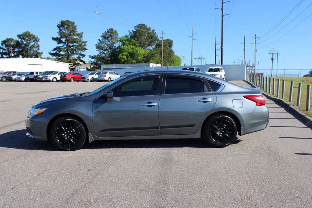 Used 2017 Nissan Altima 2.5 S w/ Power Driver Seat Package image 3