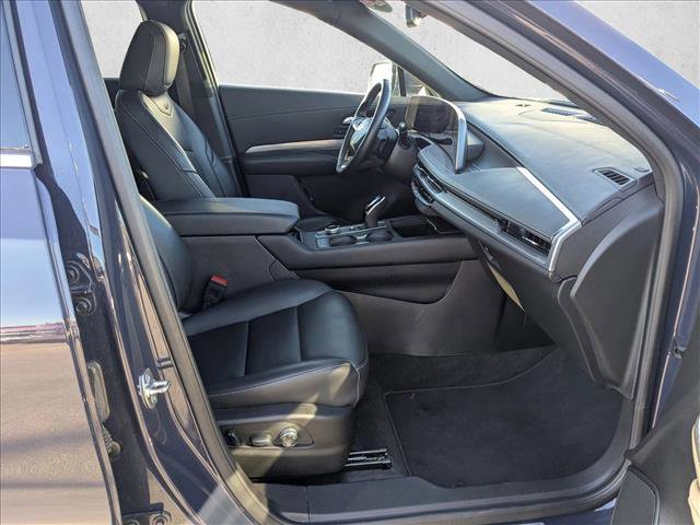 Used 2025 Cadillac XT4 Premium Luxury image 22