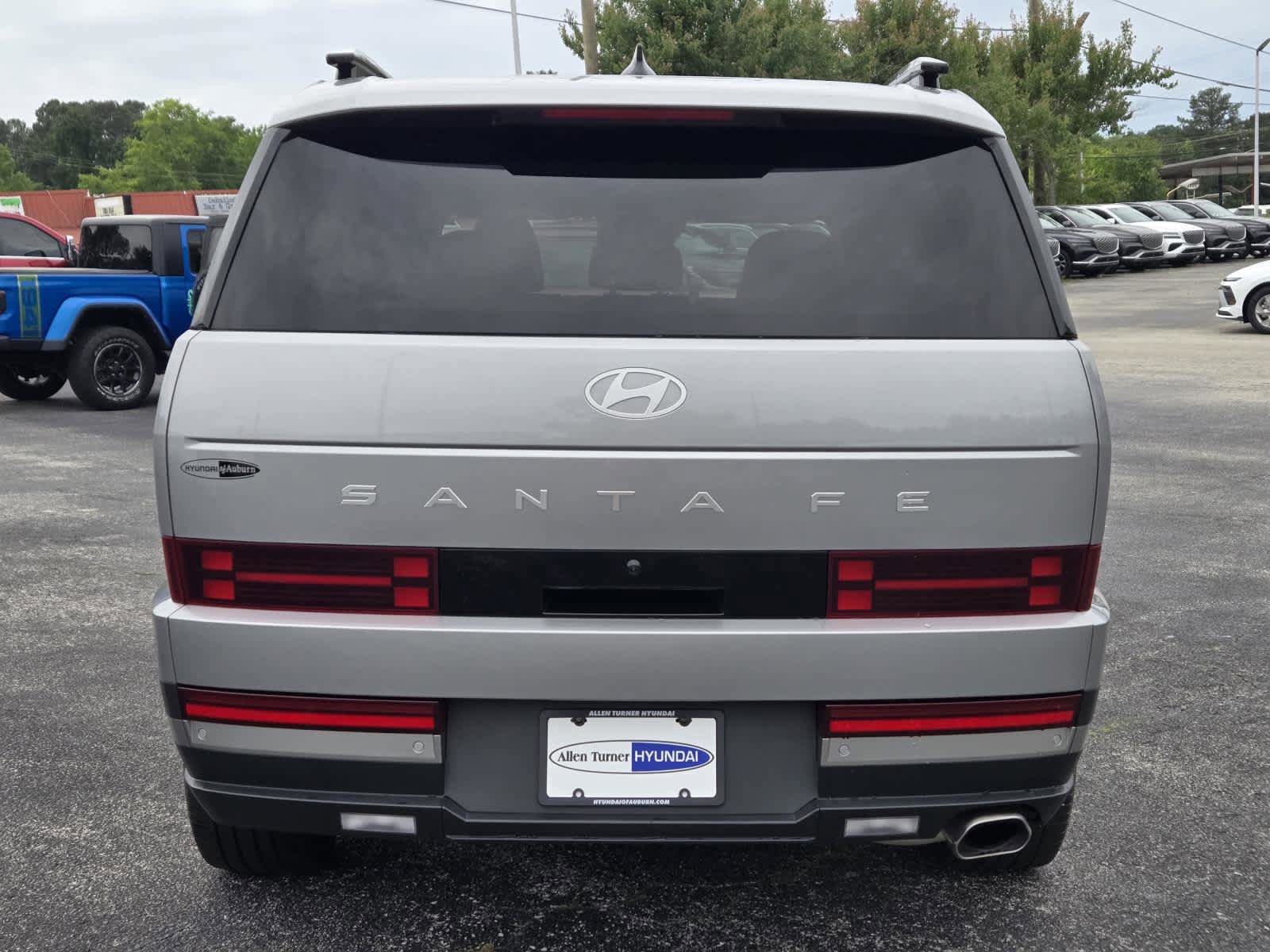 Used 2024 Hyundai Santa Fe Limited FWD image 5